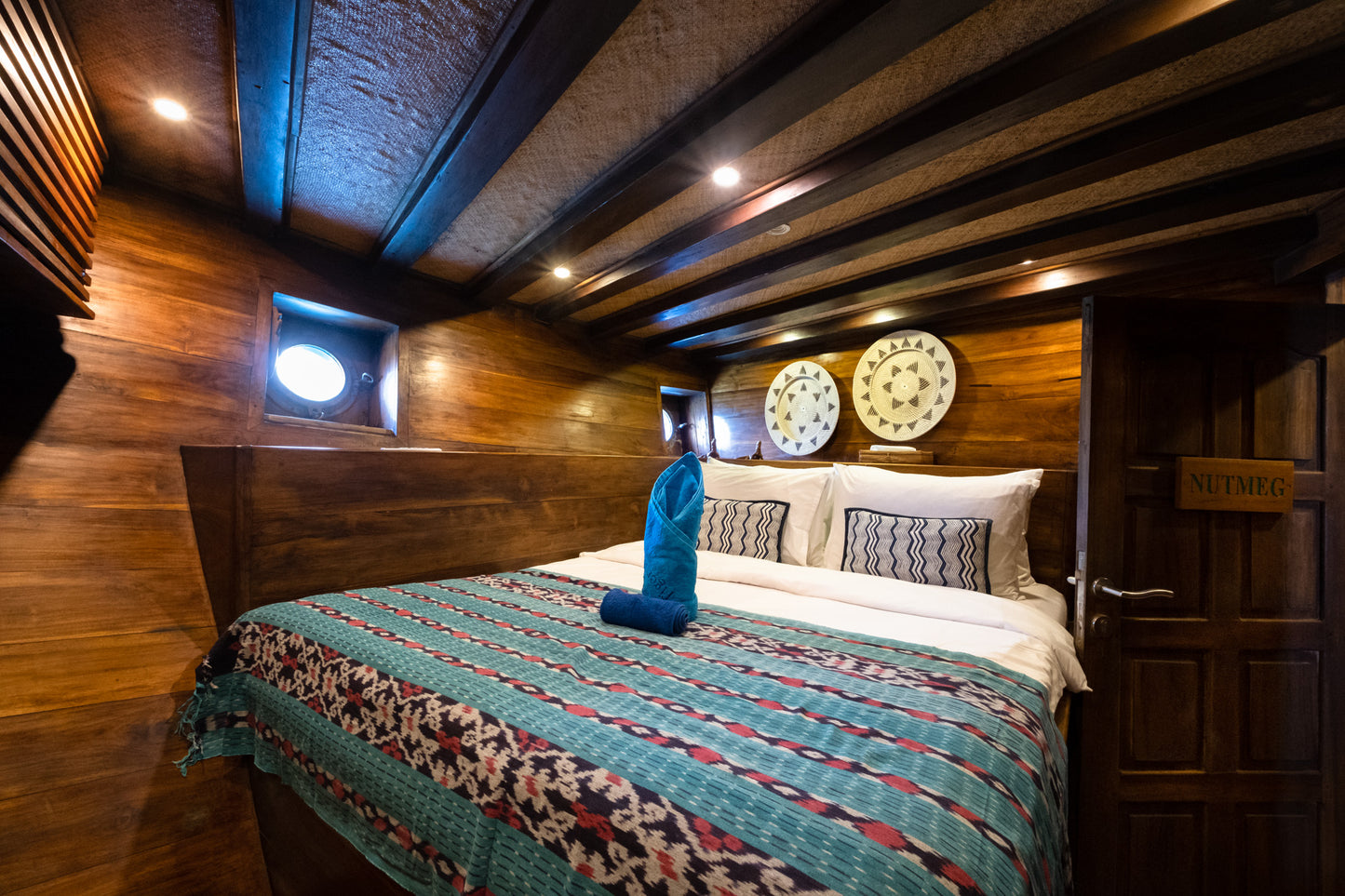 [2026 Official Reservation] 8D7N Raja Ampat Whale Shark Manta Ray Diving Liveaboard Trip